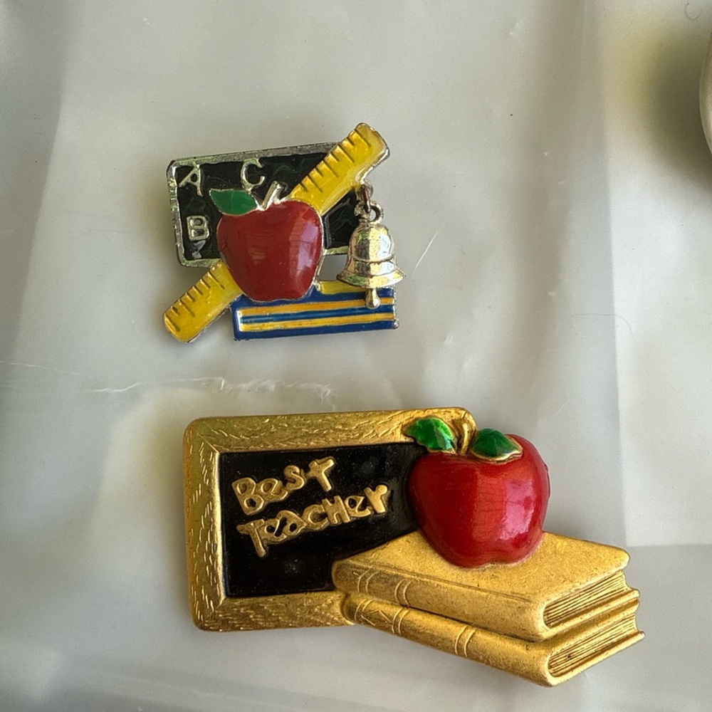 Red and Gold Tones Best Teacher Brooch Set